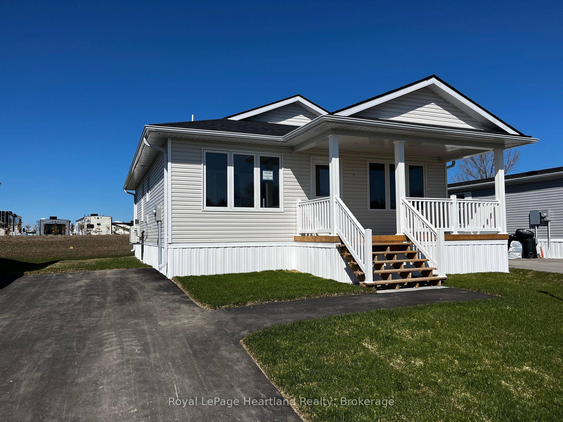 Welcome to Huron Haven Village !