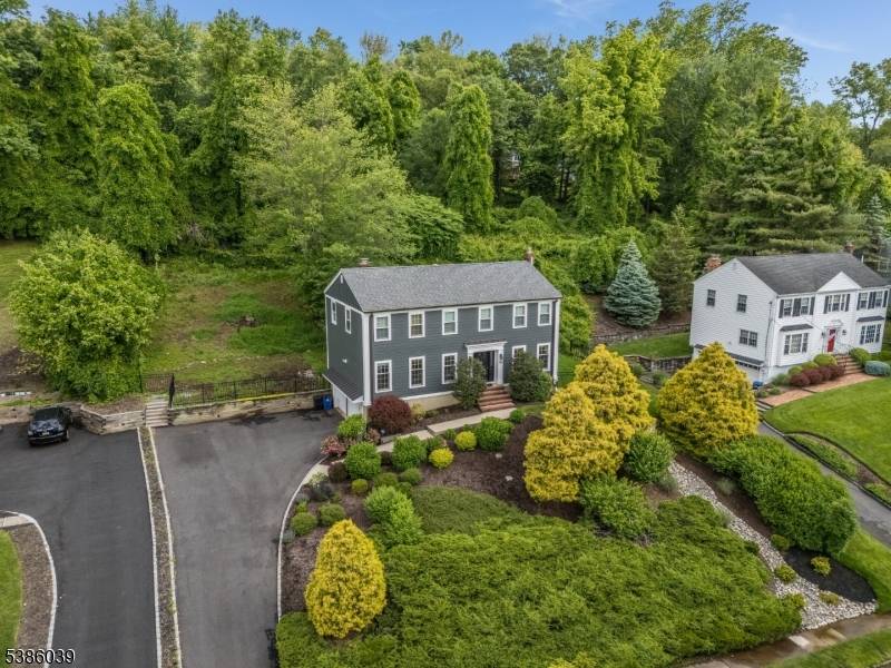 Quintessential 4 BR, 2. 5 Bath Colonial on 0.