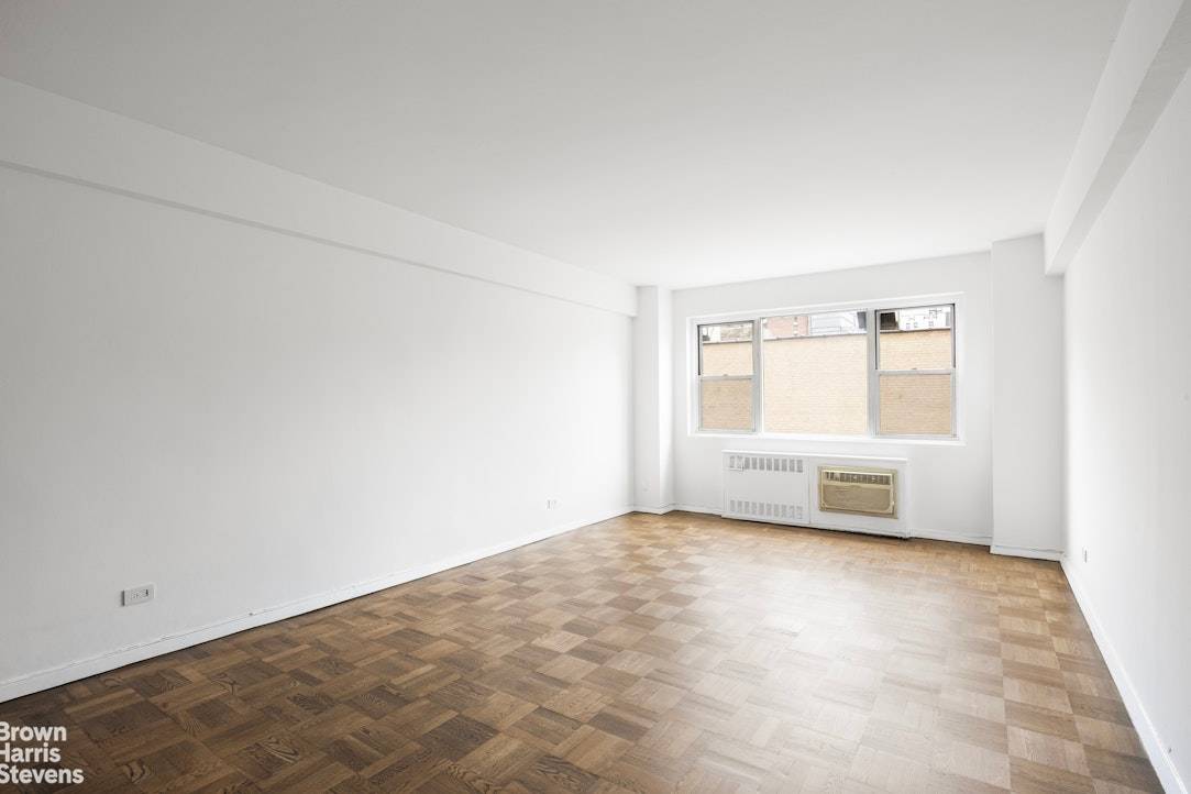 An Upper East Side One Bedroom condo that s a perfect primary home, pied a terre, or investment property.