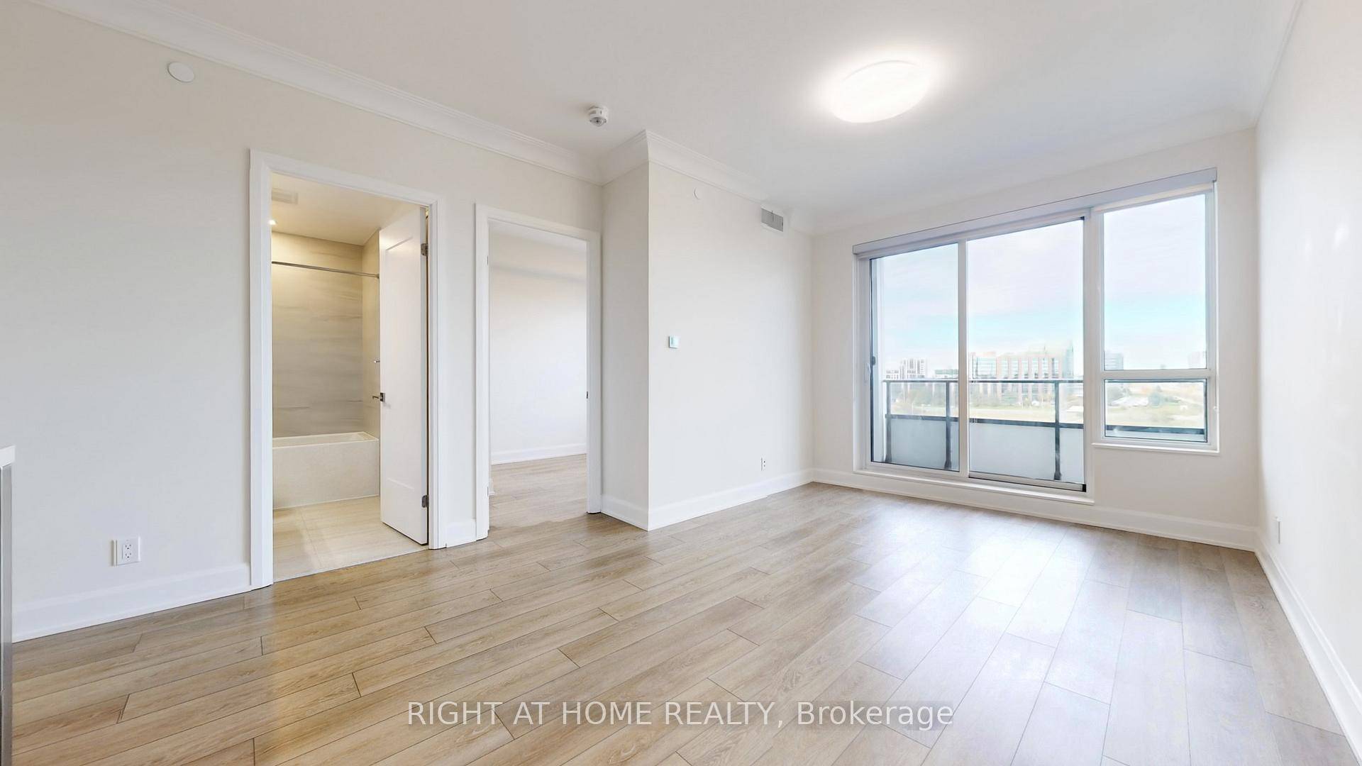Welcome to the beautiful Riverview Condo in vibrant Uptown Markham !