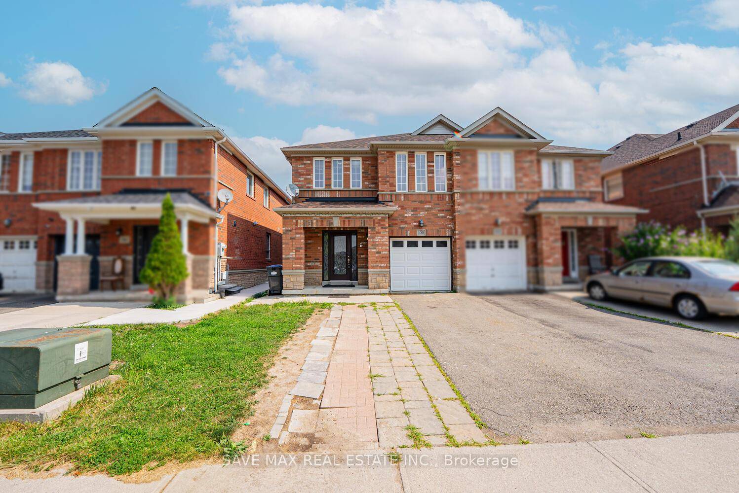 Absolute Show Stopper Beautiful Semi Detached House, Freshly Panted In One Of The Demanding Neighborhood In Fletcher's Meadow Area In Brampton.