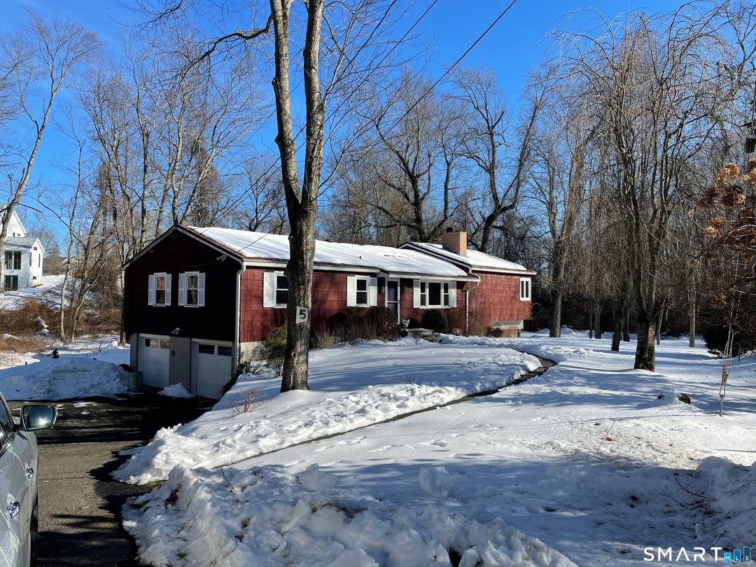 Walk to beach, Compo Beach neighborhood.