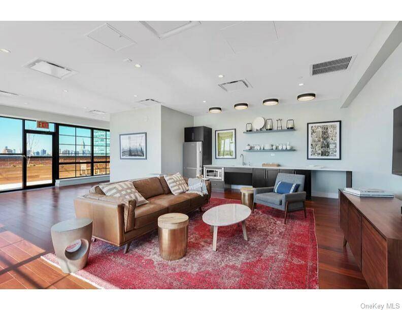 Stunning 2BR 2BA for rent at the Harrison available Nov 1.