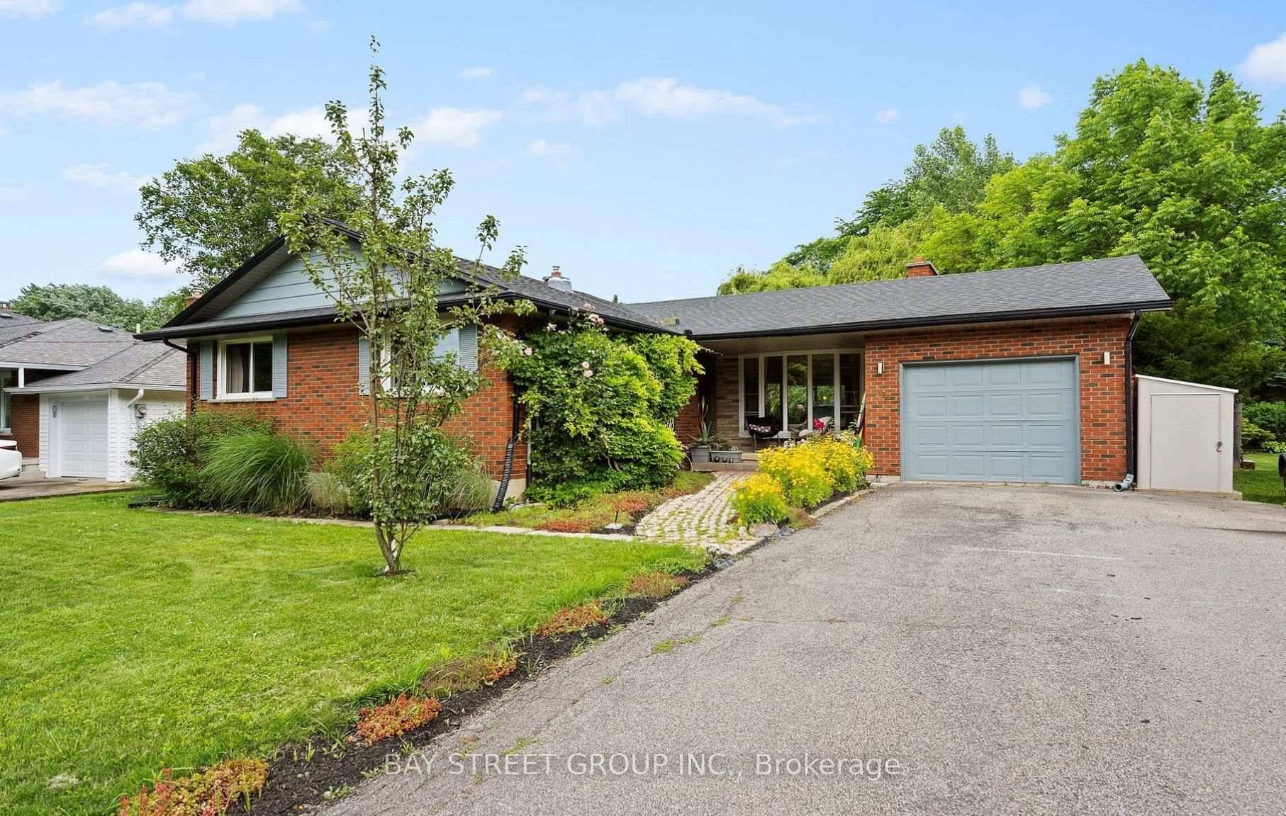 Newly upgraded 3 1 bedroom 1 1 bathroom bungalow for lease !