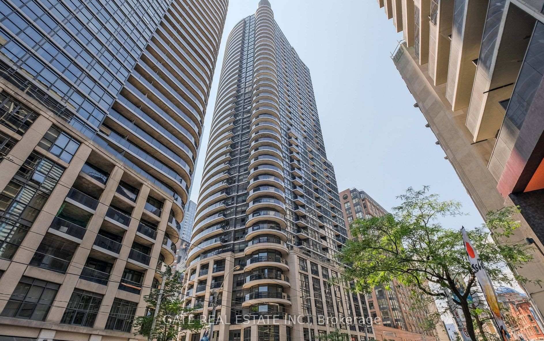 Bright and Spacious Corner Unit, 2 Bedrooms and 2 Full Bathrooms.