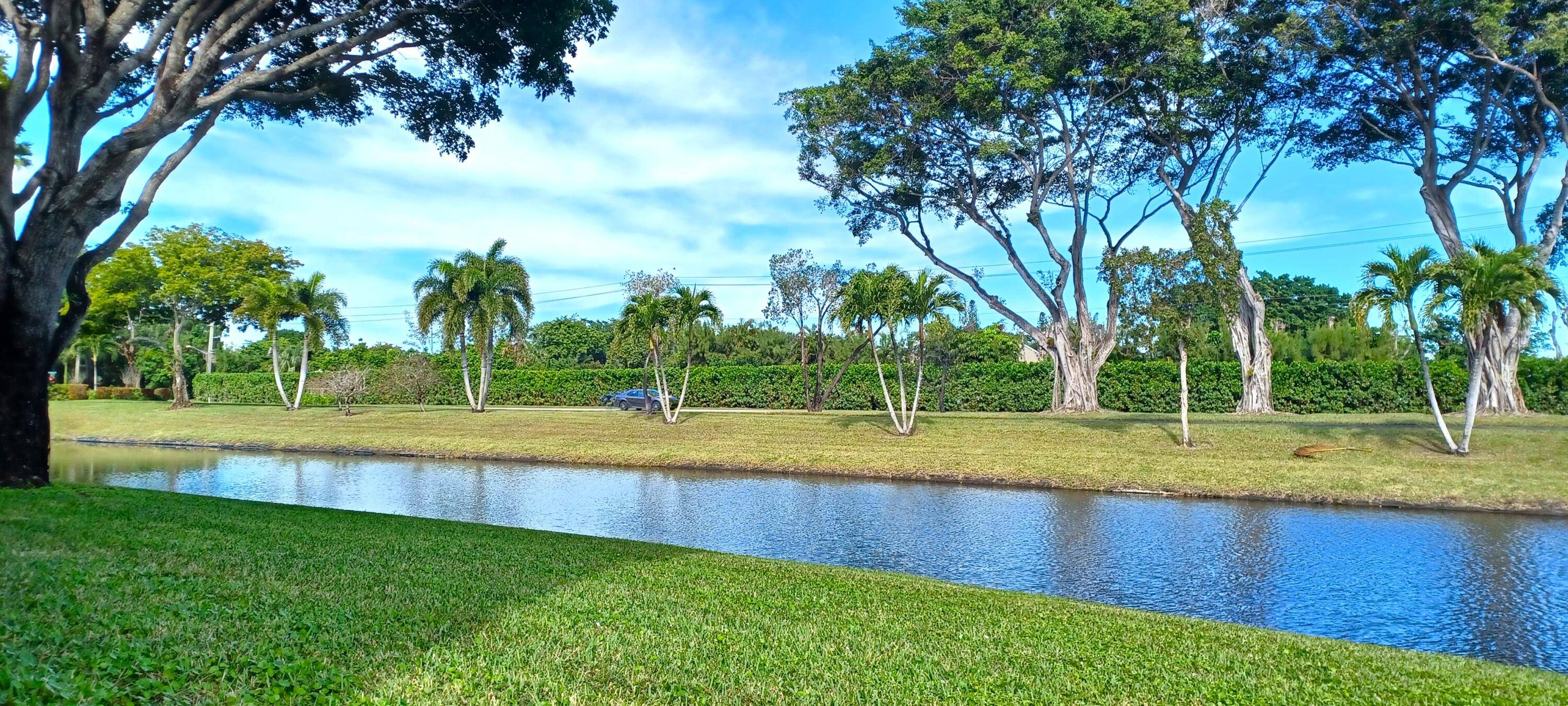 LAKEVIEW TRUE CORNER 2 BD 2 BTH FLORIDA RM.