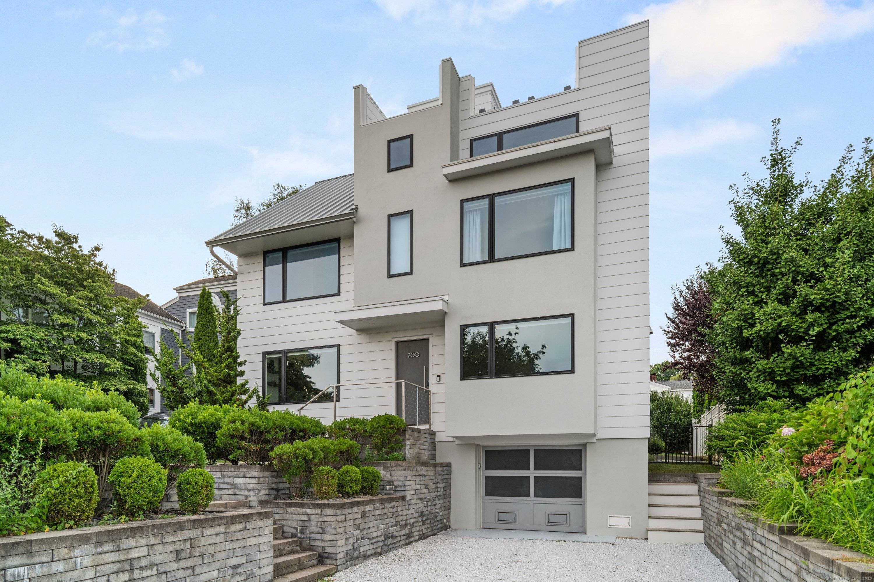Compo Beach, Westport Short Term Rental Experience the magic of waterfront living at this 3BD 2.