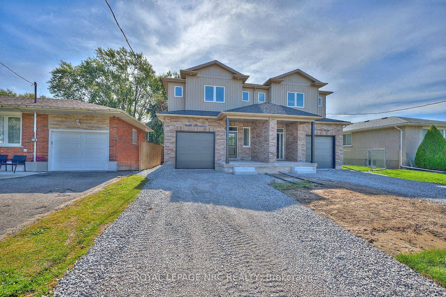 Welcome to your brand new oasis in the heart of the scenic south end of Niagara Falls !