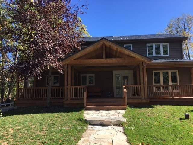 Looking for your perfect summer escape from city with the beautiful lake Simcoe view ?