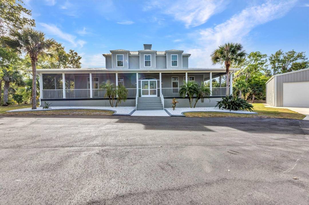 Seize the chance to own a magnificent Florida style gulf access, pool home, 2.