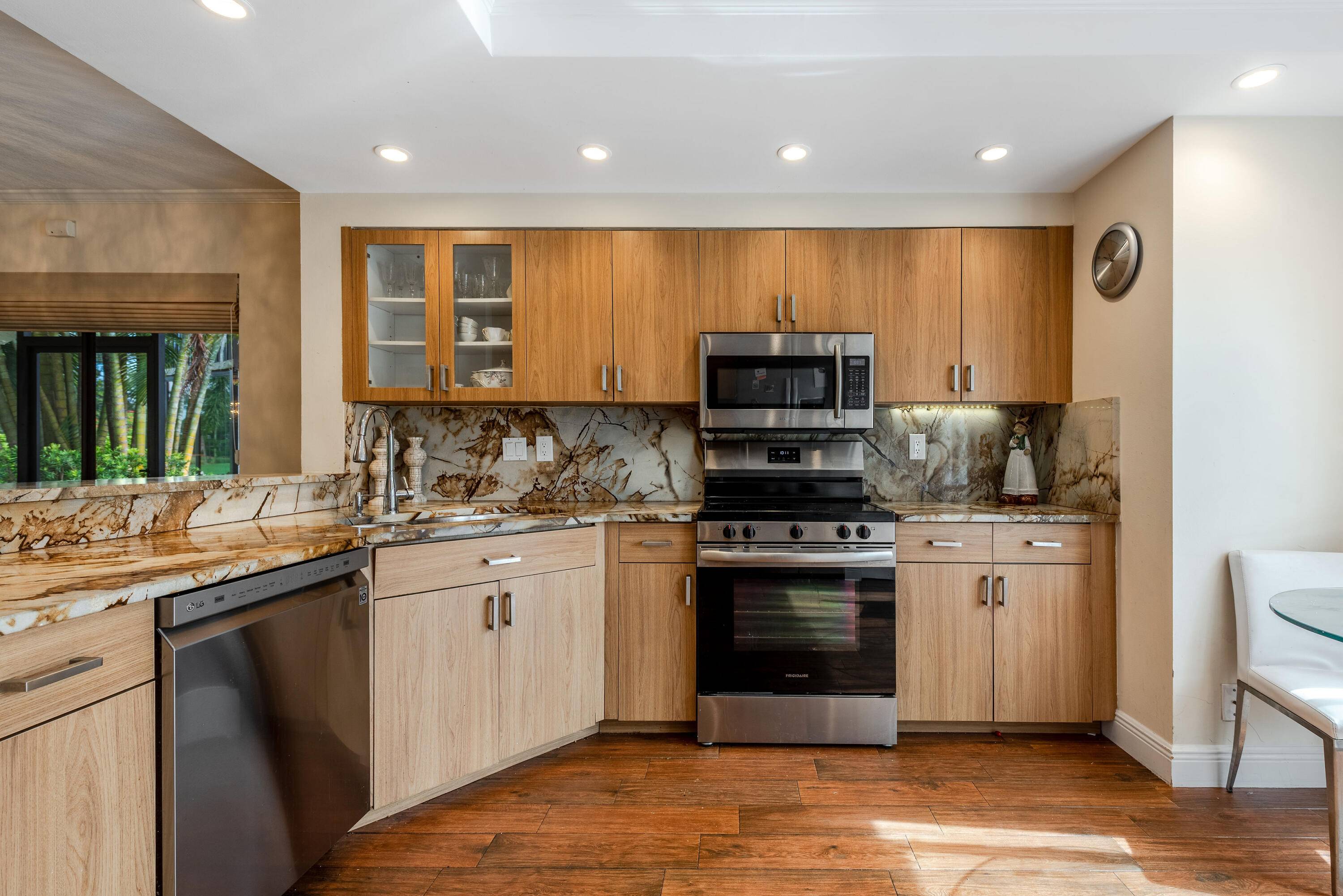 First Floor Updated 2 Bedroom Condo with Golf Course Views in Gleneagles Country Club !