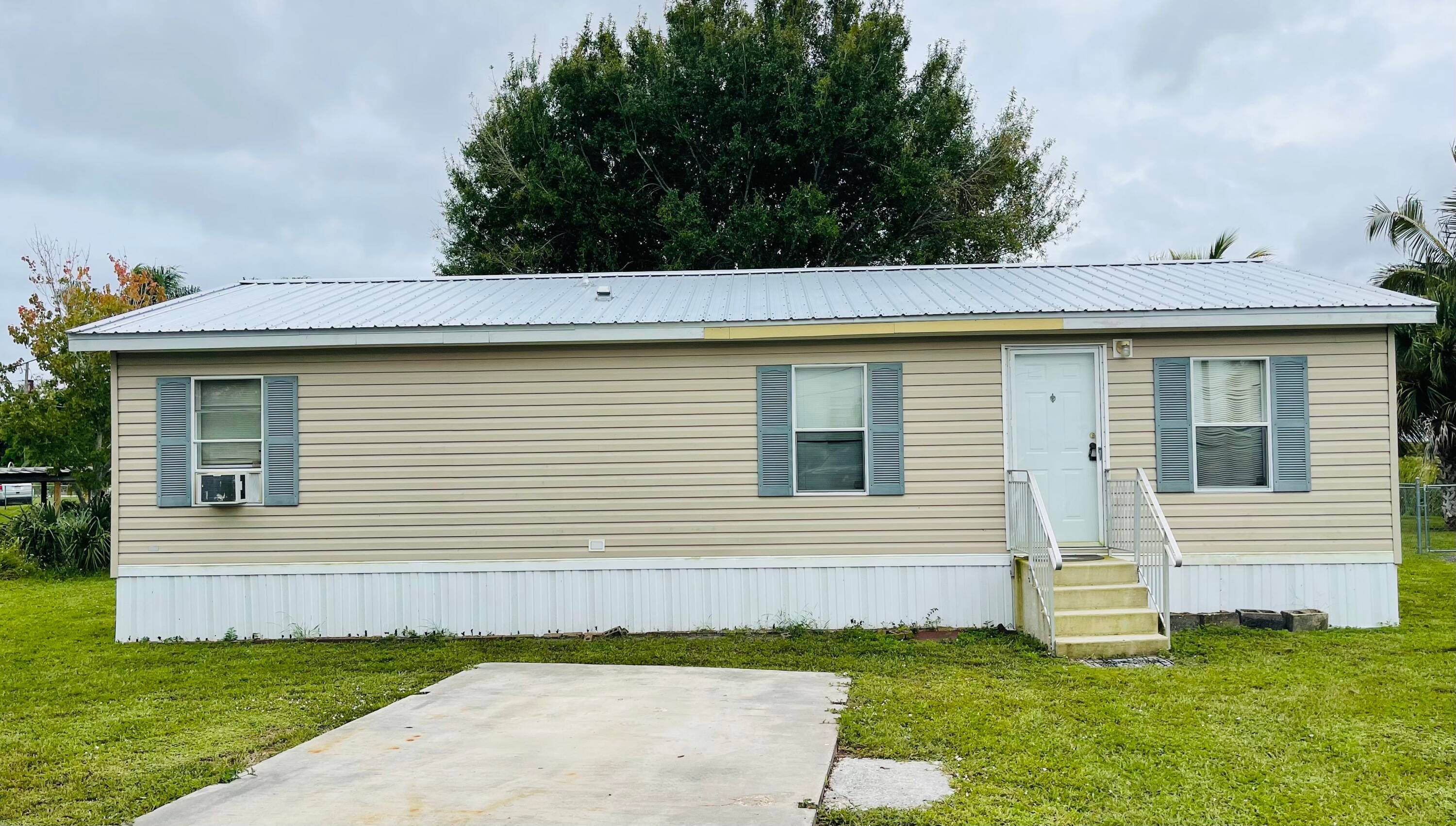 Welcome to your serene slice of Florida paradise !