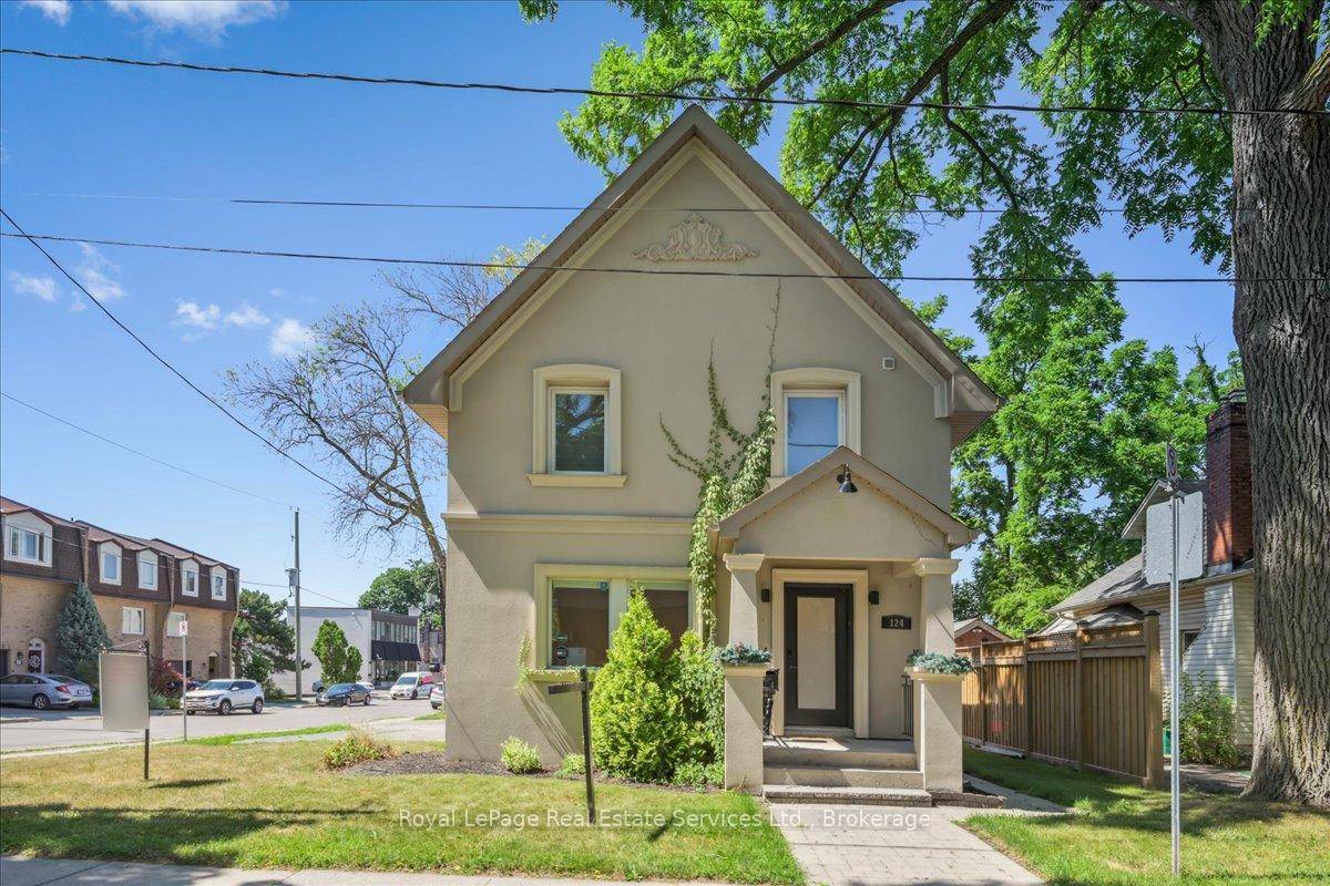 Ideally Located Minutes to Kerr St Village amp ; Downtown Oakville.