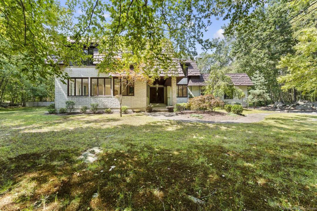 Welcome to 40 Old Quarry Rd !