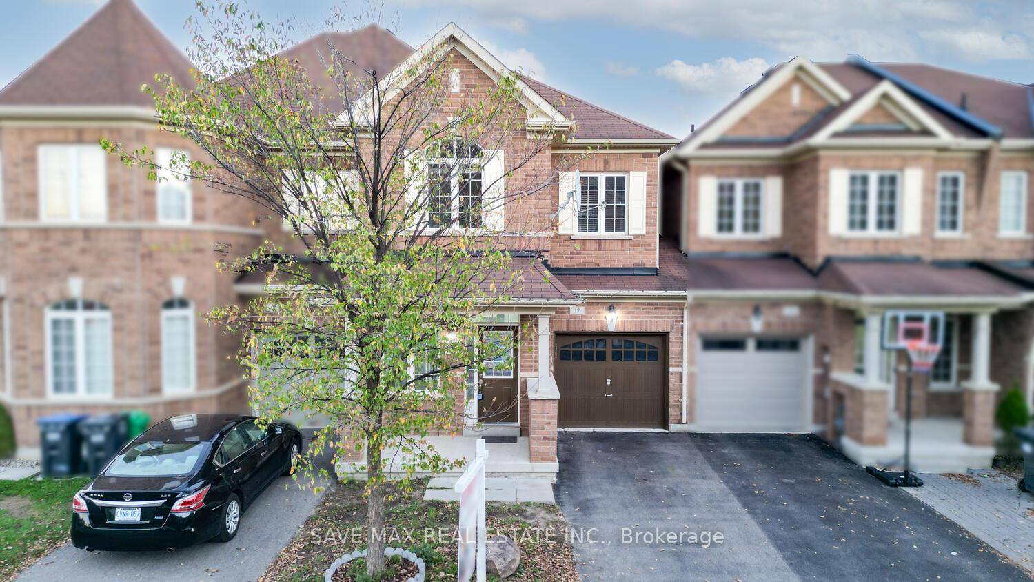 4 Bedroom FREEHOLD Townhome with separate living, a separate family and formal dining room comes with Premium Finishes in Prime Northwest Brampton which offers nearly 2, 000 sq.