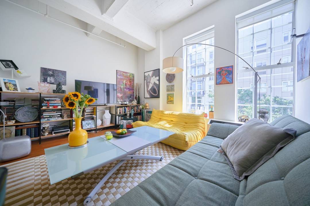 Built in 1915 as a Grocery Trade, then later converted into a Bourbon distillery, Austin Nichols House has been expertly preserved and converted into a beacon of contemporary loft living.