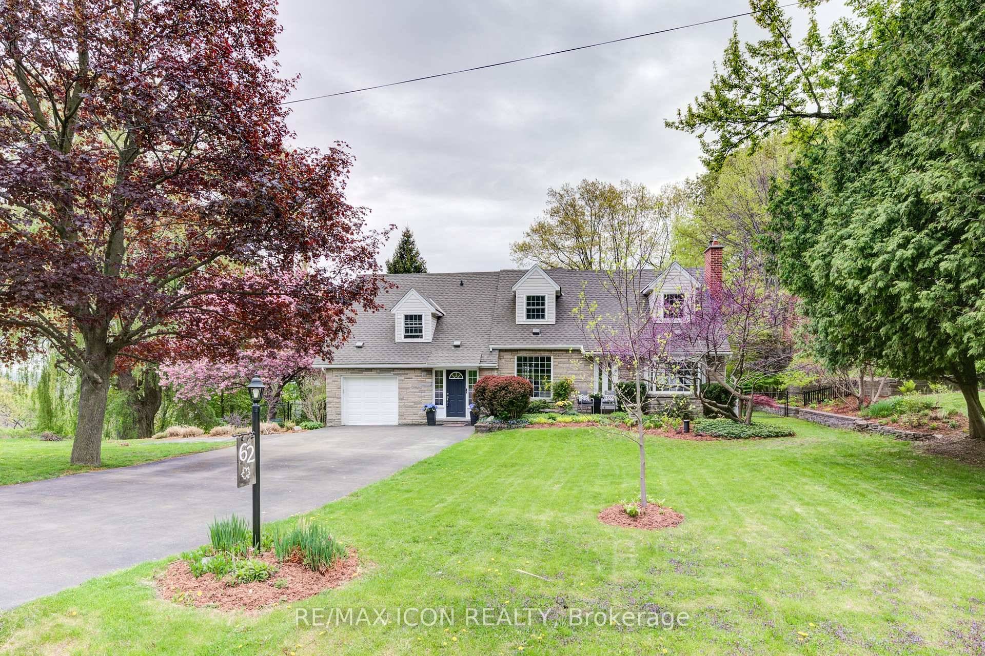 Welcome to 62 Maple Avenue in exclusive Grand Vista Gardens extraordinary Cape Cod style home perched above the breathtaking Dundas Valley.