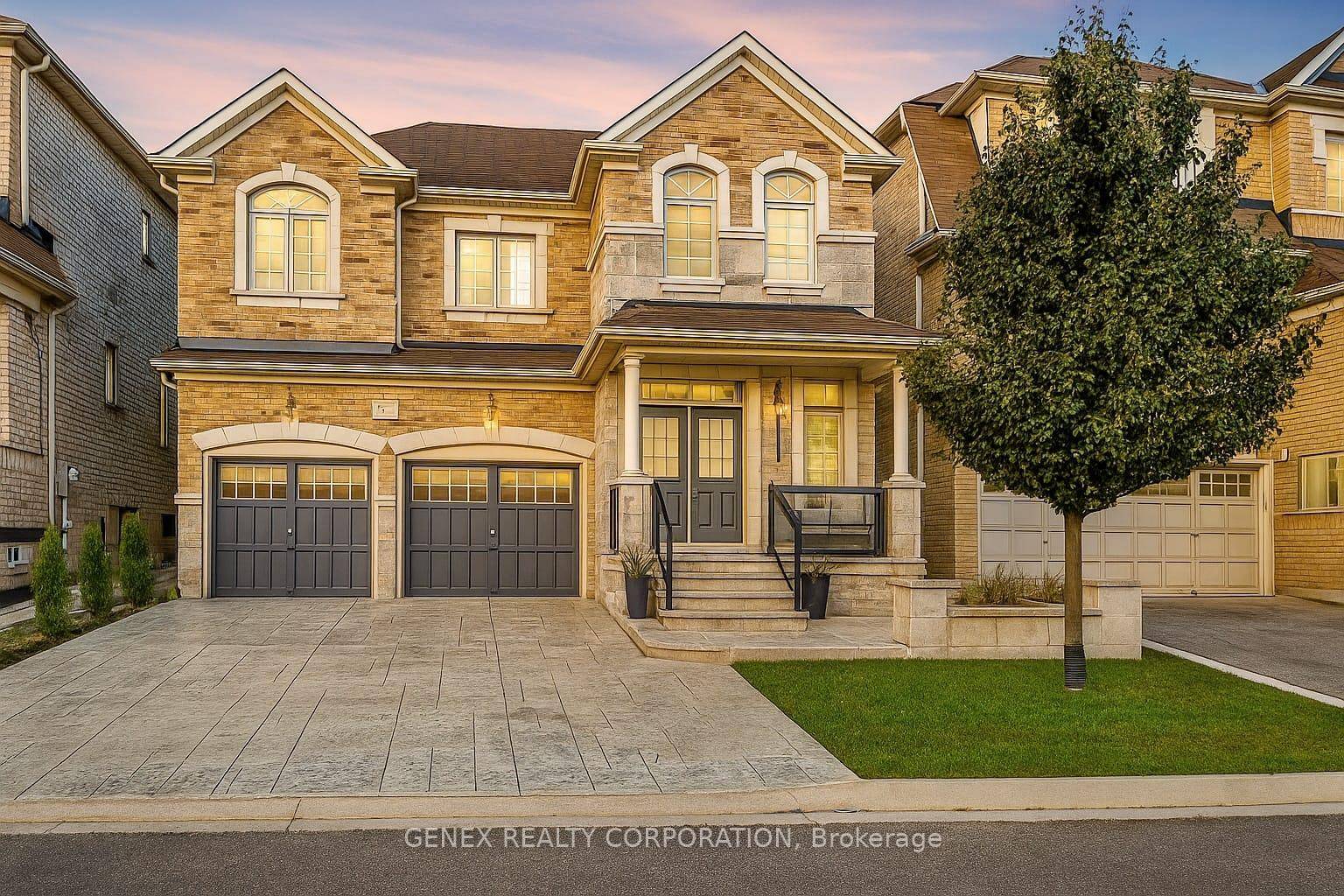 Luxurious 2 Storey Entertainers Dream in Brampton's Sought After Mount Pleasant Alloa Community !
