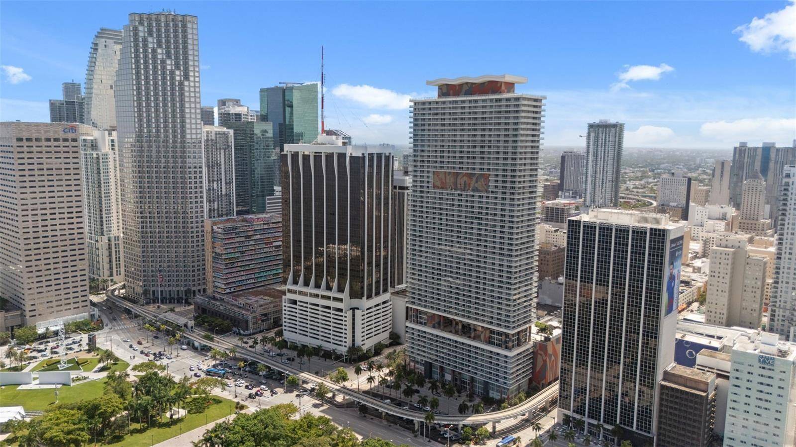 Discover an exceptional living experience in this stunning highrise condominium located at 50 Biscayne Blvd, Miami, FL.