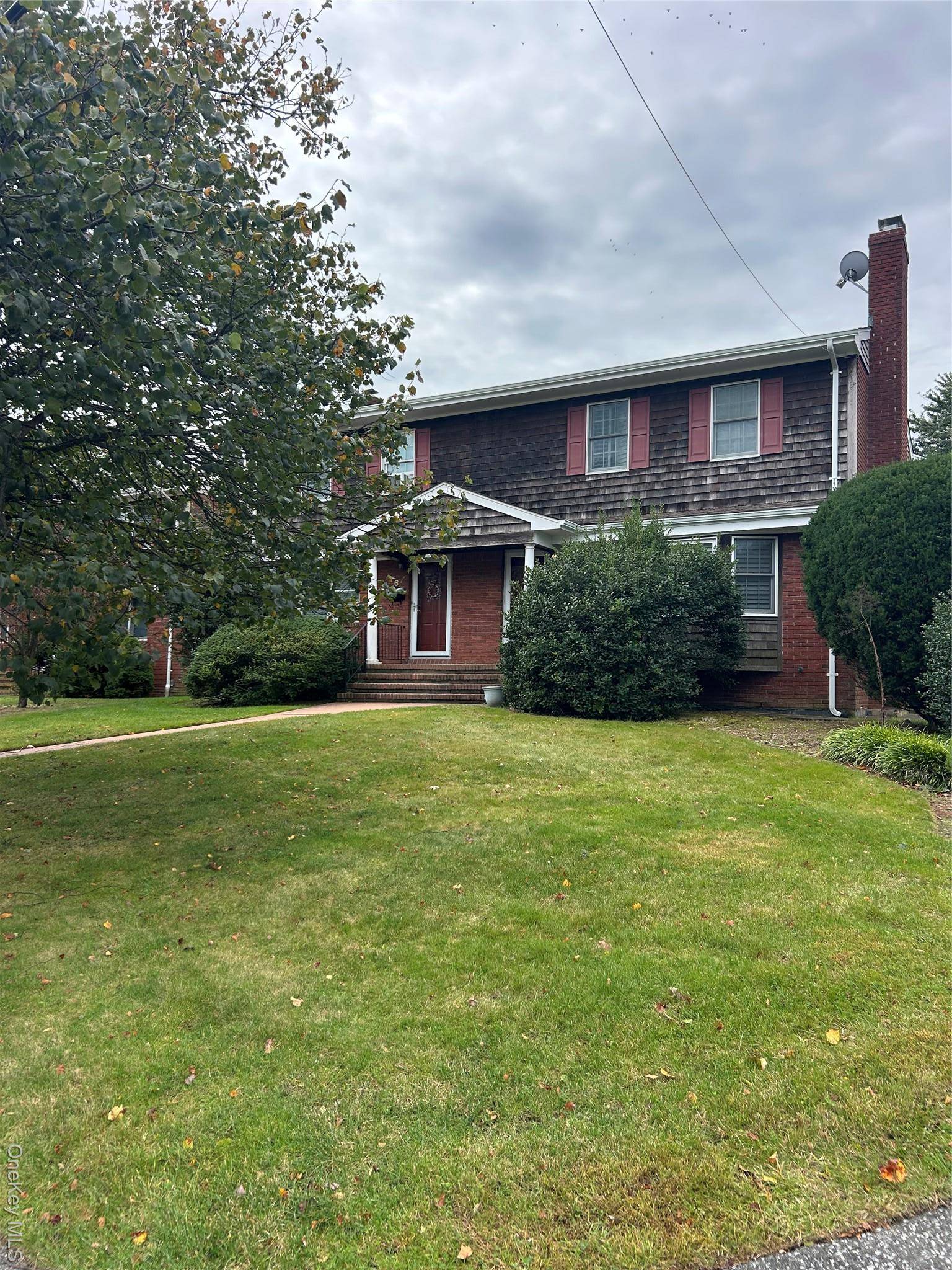 Spacious 4 Bedroom Home Near the Village !
