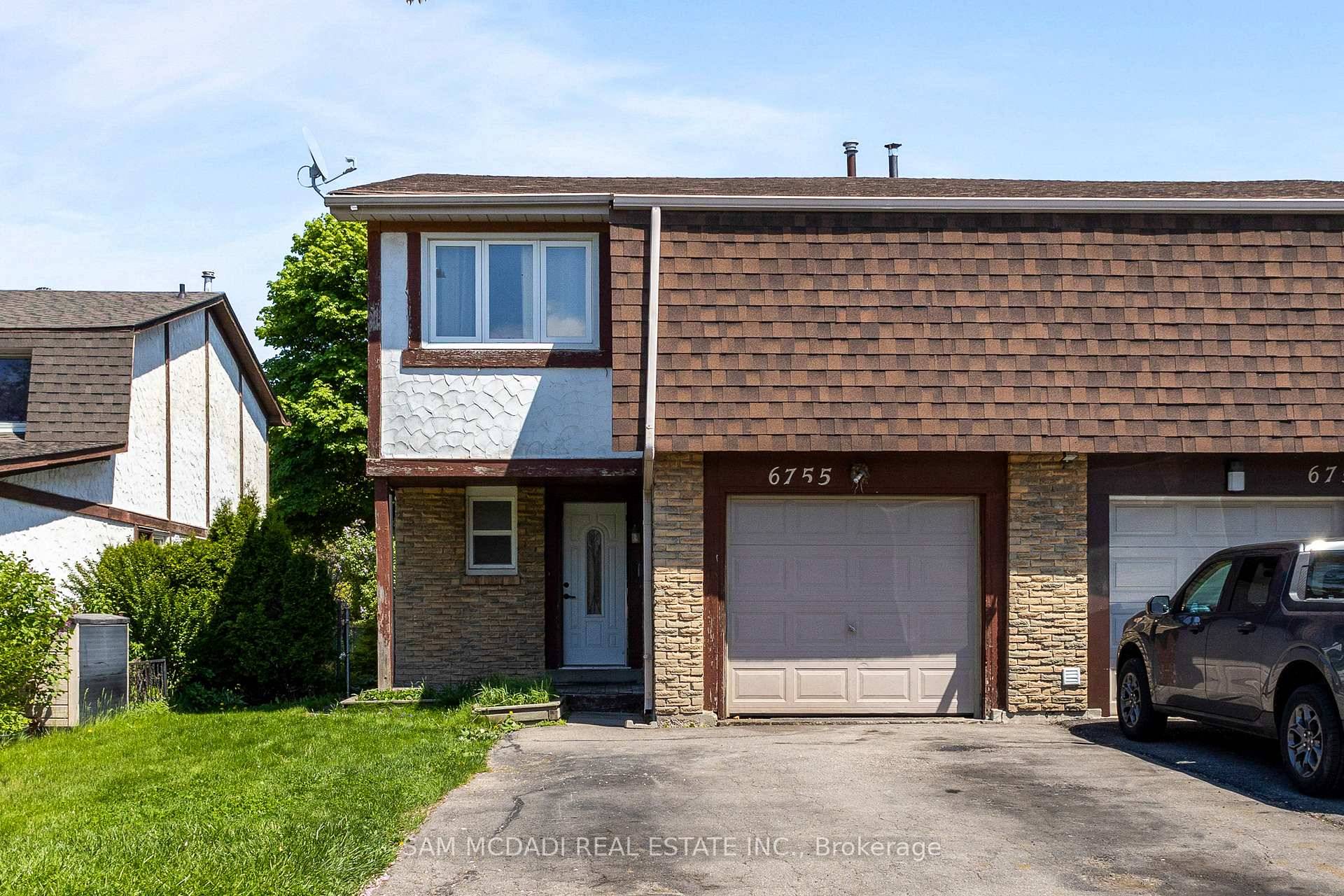 Immerse yourself in Meadowvale's sought after, family oriented neighbourhood with this beautifully renovated 3 bedroom 3 bathroom semi detached home !