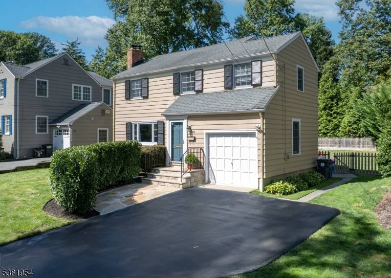 Location, lifestyle, and charm !