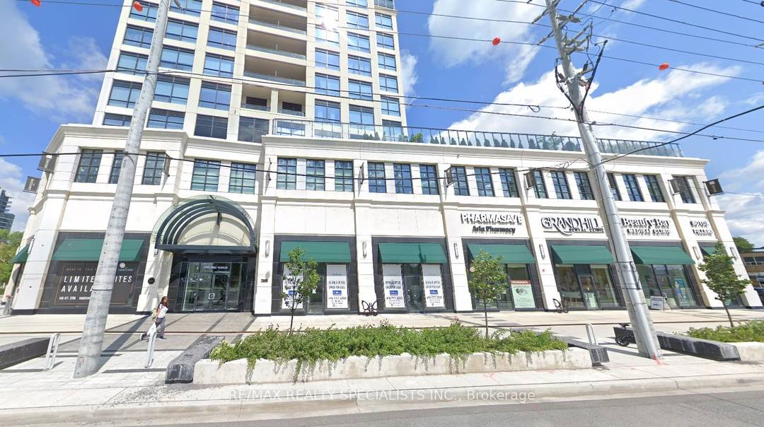 Vacant Possession is Now Available to the End Users Newer Commercial Condo Unit Located At The Ground Floor Of A Luxury Highrise Residential Condo Building built in 2022.