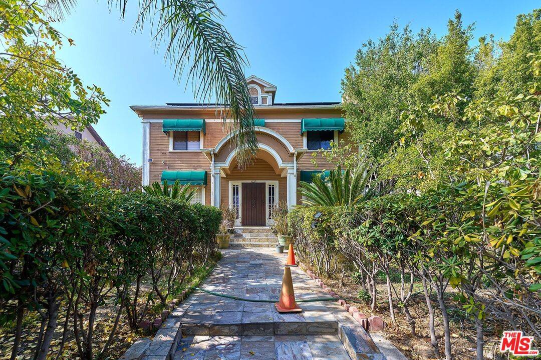 1023  S Wilton Pl 7BR La