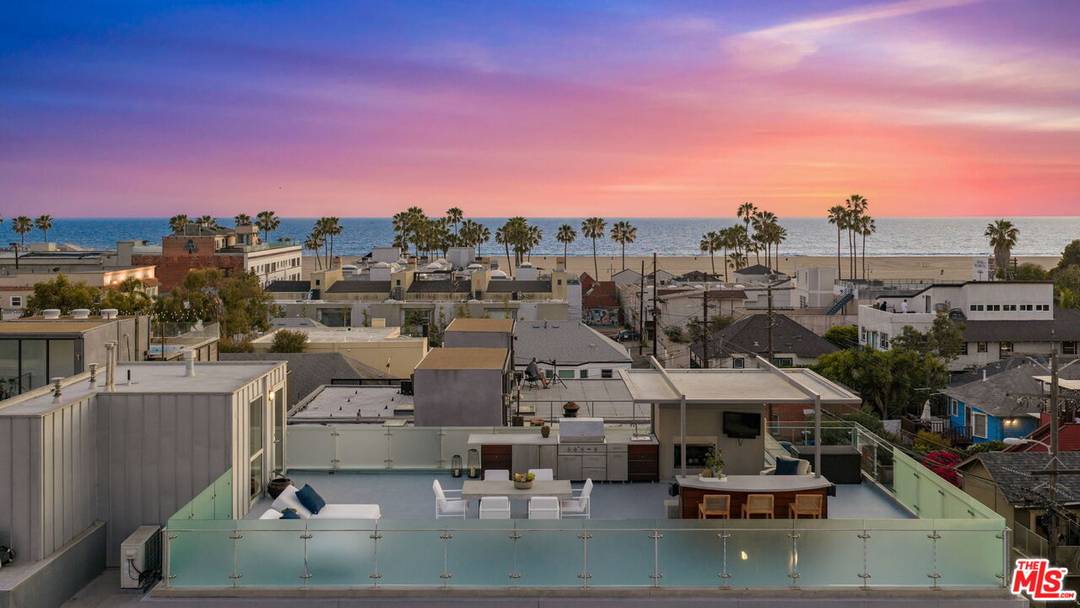 49   Brooks Ave 2BR Marina Del Rey La
