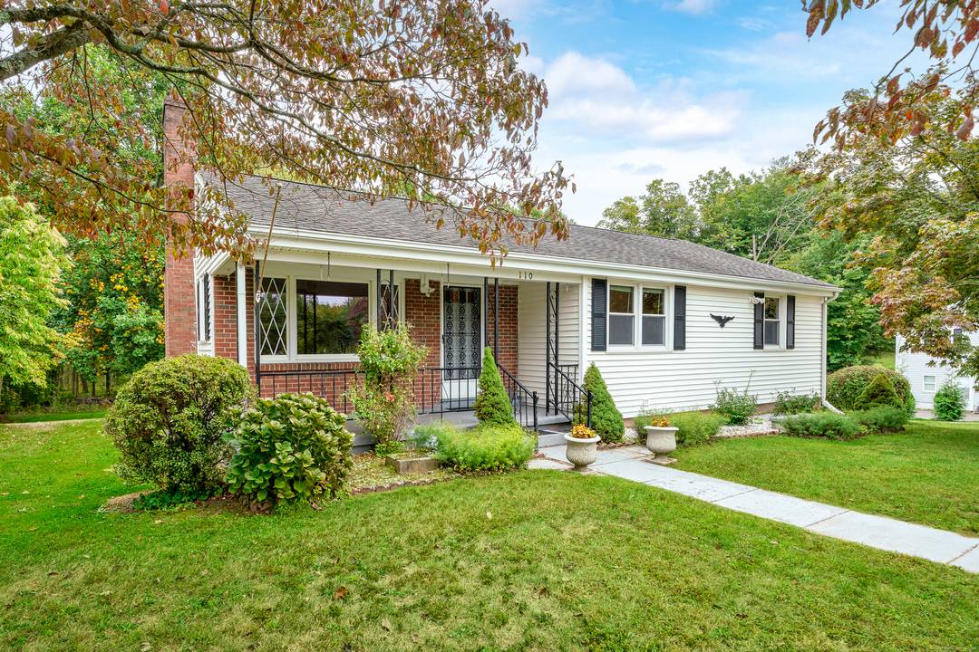 4 Bedrooms, 1, 506 Square Feet, Central Air !