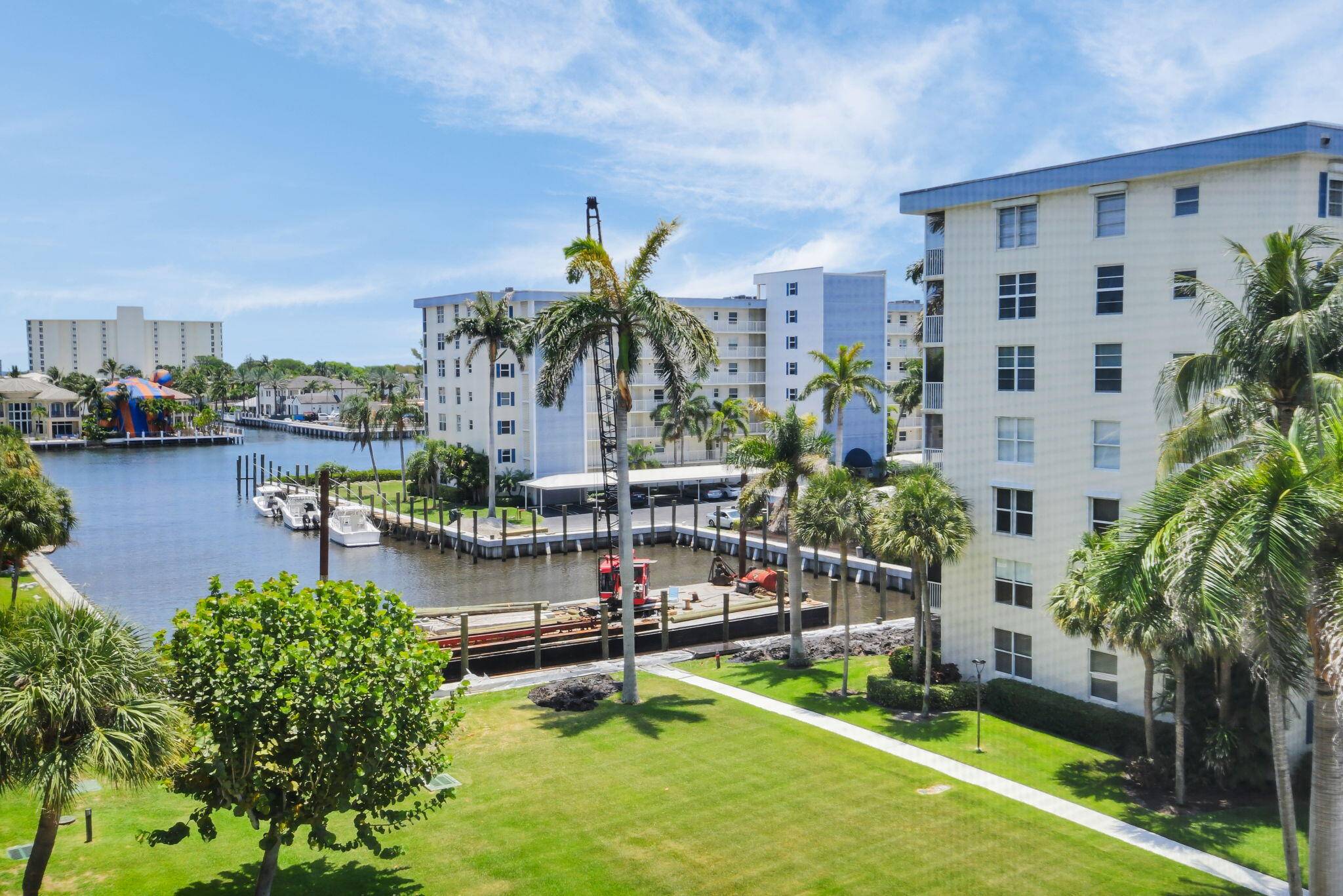 Welcome to coastal living at its finest !