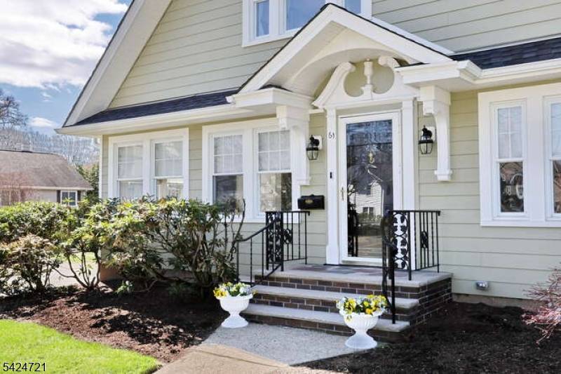 Sitting pretty in the coveted town of Glen Rock is this stylish and pristine 3 bedroom, 2 bath colonial home.