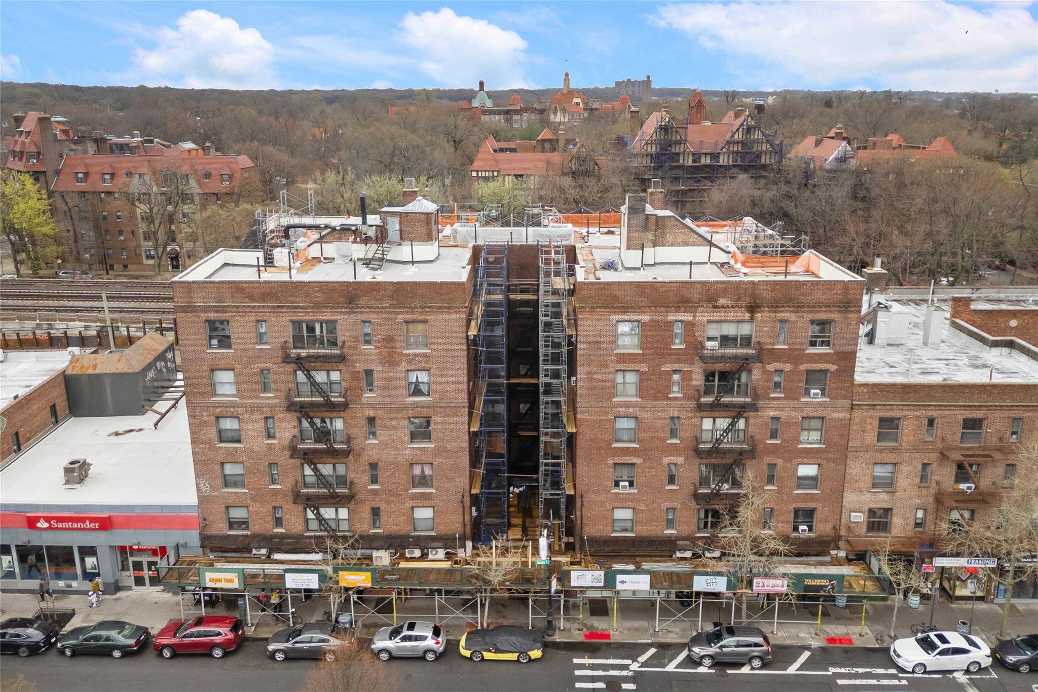 Rare 1 bed condo apartment on Austin Street.