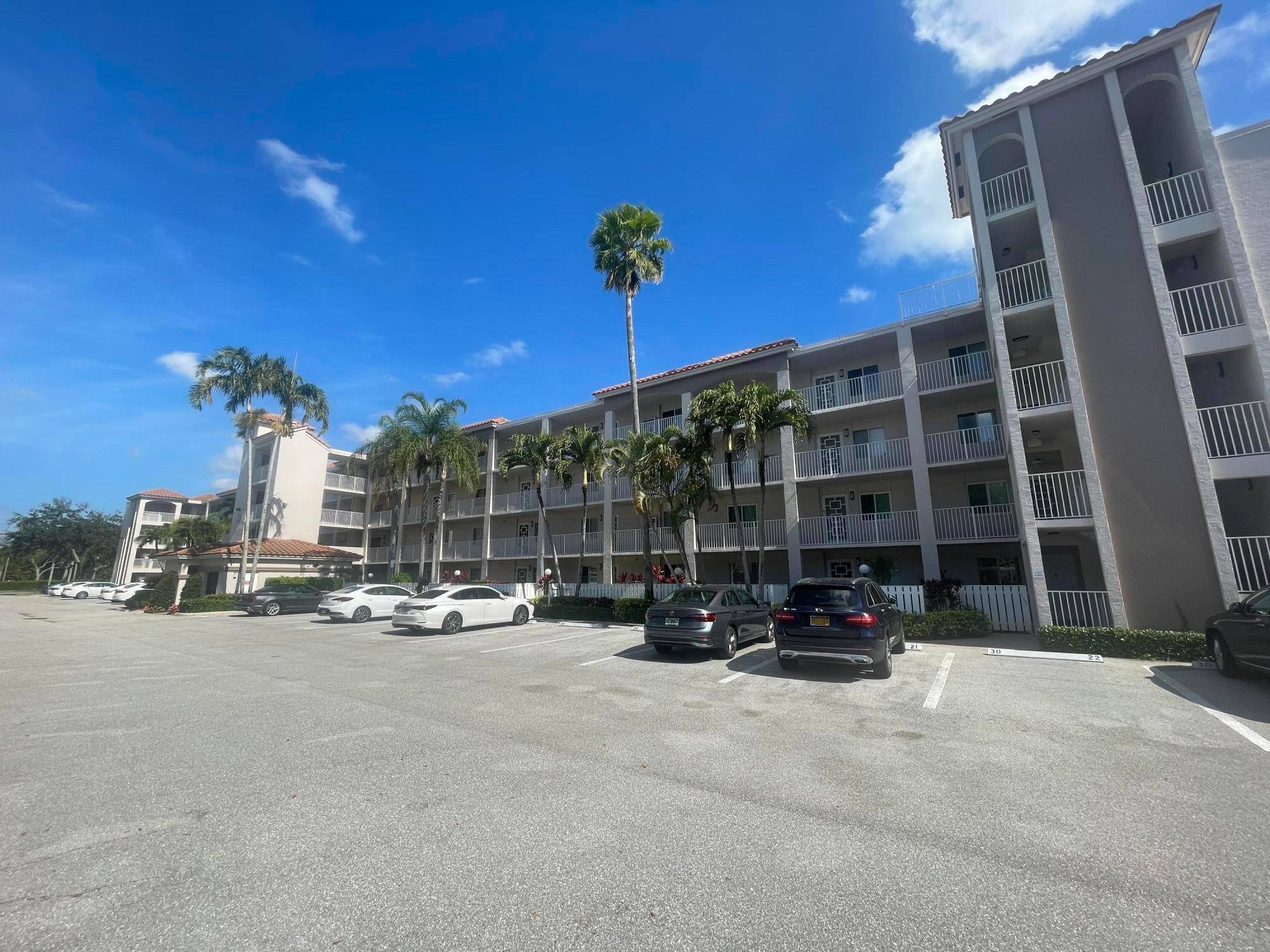 Stunning Furnished Waterfront Apartment Move In Ready !
