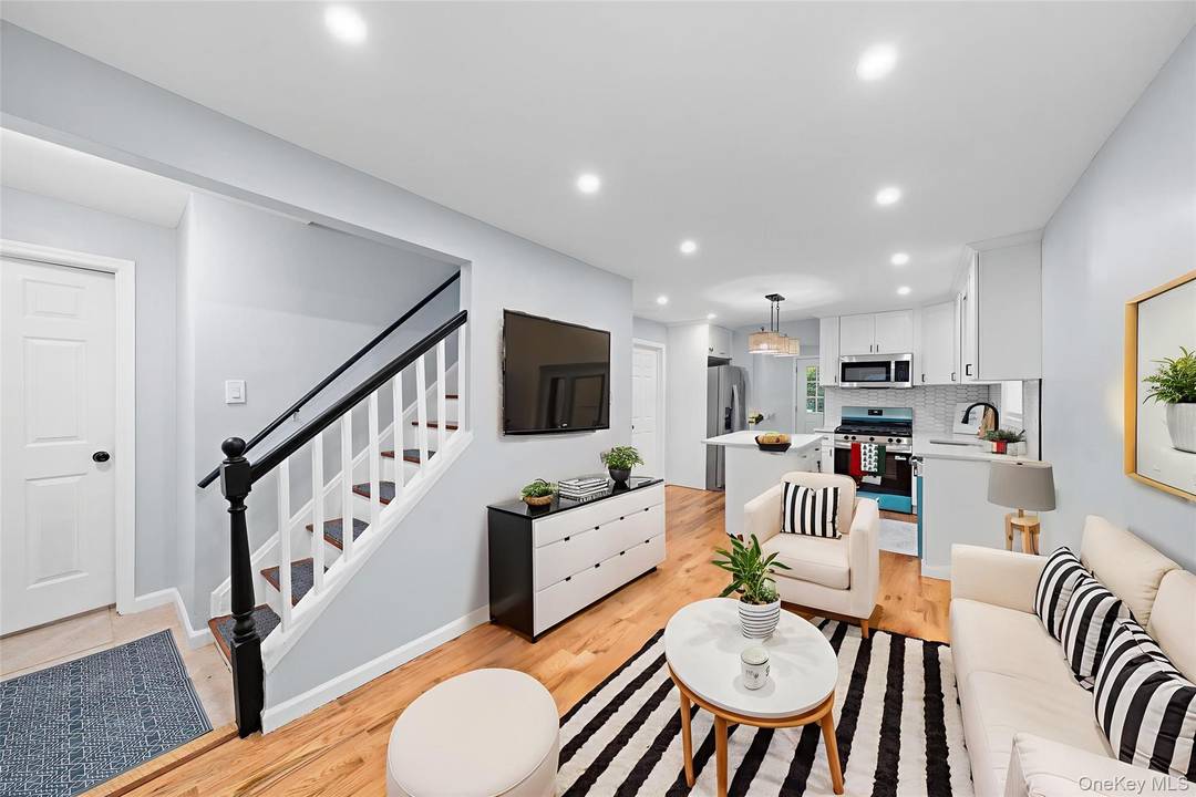 Welcome to 36 W 19th St, Huntington Station, NY 11746.