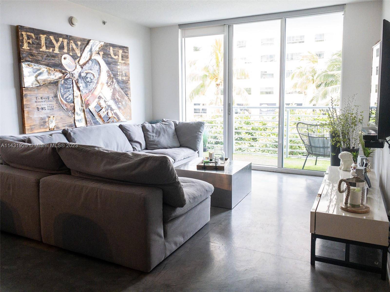 Beautiful unit located at One Miami with spectacular side views of Biscayne Bay.
