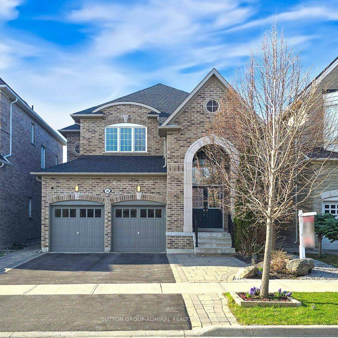 Charming, Elegant Home Located in The Highly Sought After Dufferin Hill Neighbourhood !
