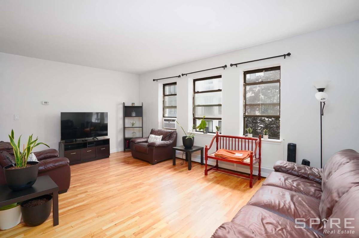 Rare Find Private 3BR Apartment W D, Great Light, Dishwasher10 Bullet Points for StreetEasy Zillow Highlights 3 spacious bedrooms, 1 full bathroom Brand new luxury in unit washer amp ; ...