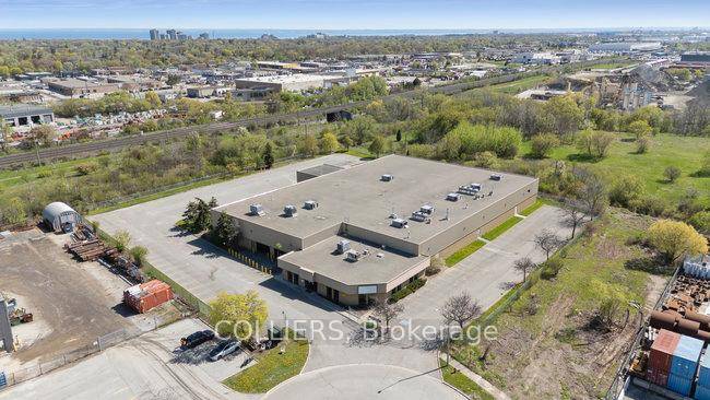 1400 Advance Road is an irreplaceable freestanding industrial facility equipped with heavy power located in Oakville's QEW corridor.
