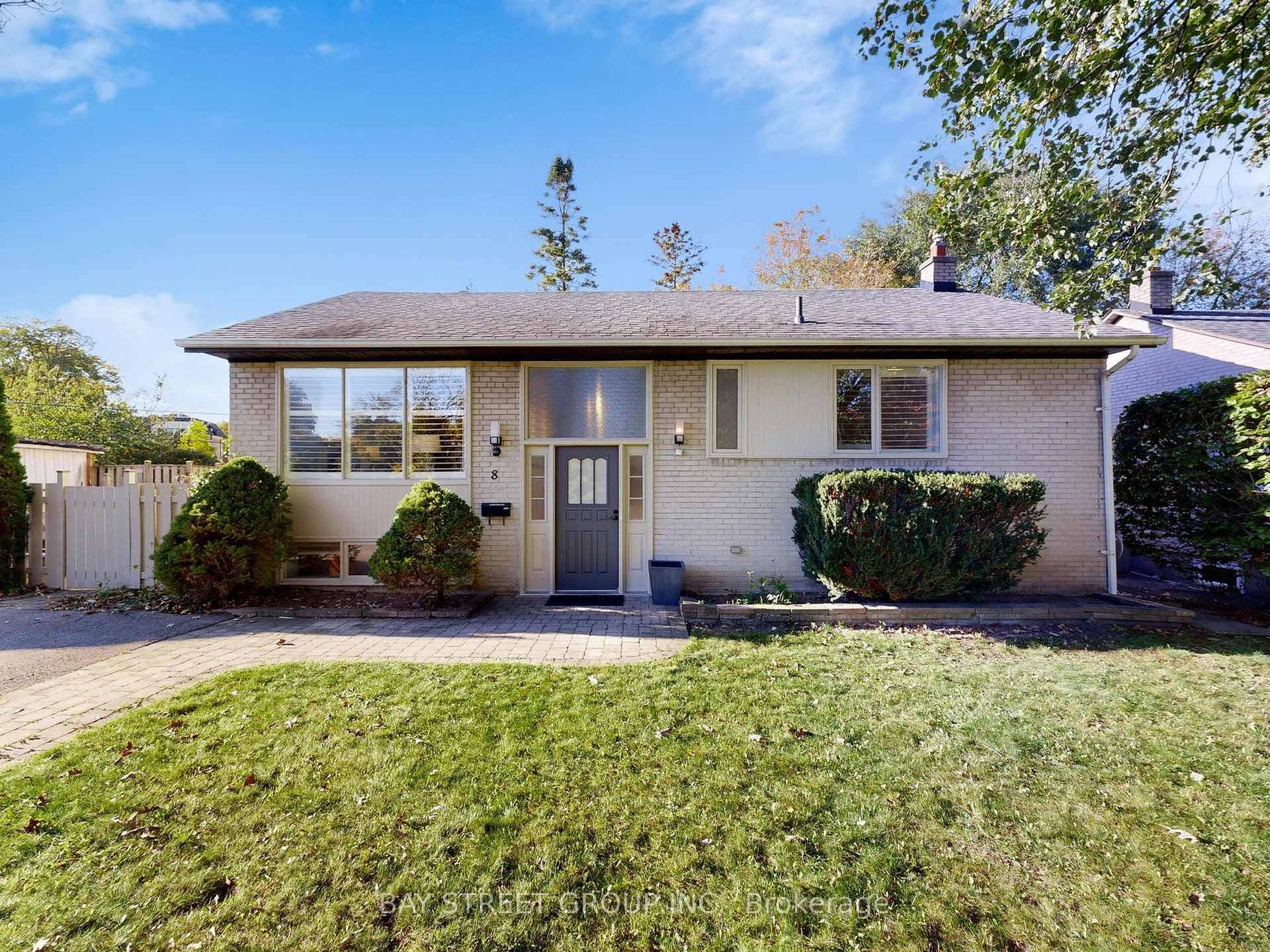 Well maintained a beautiful house for the family.