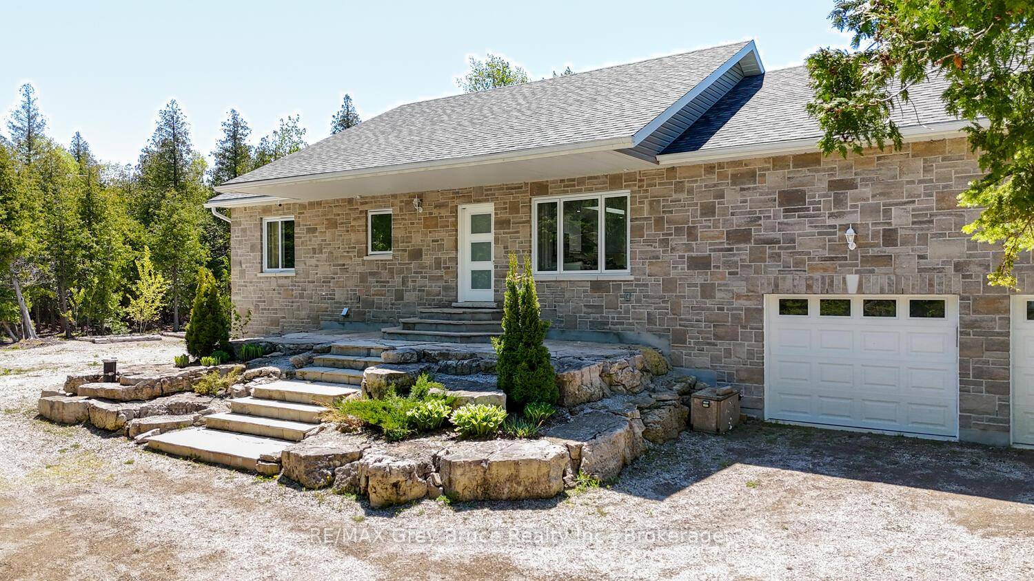 Tucked away mid Peninsula, just off of Little Pike Bay Road, you will find this private 2.