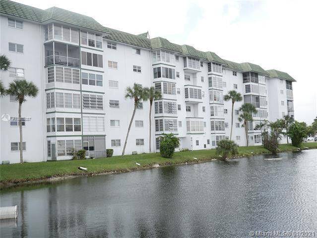 Building 12 in Castle Gardens OFFERING A BEAUTIFUL, spacious and maintained 1 Bedroom, 1.