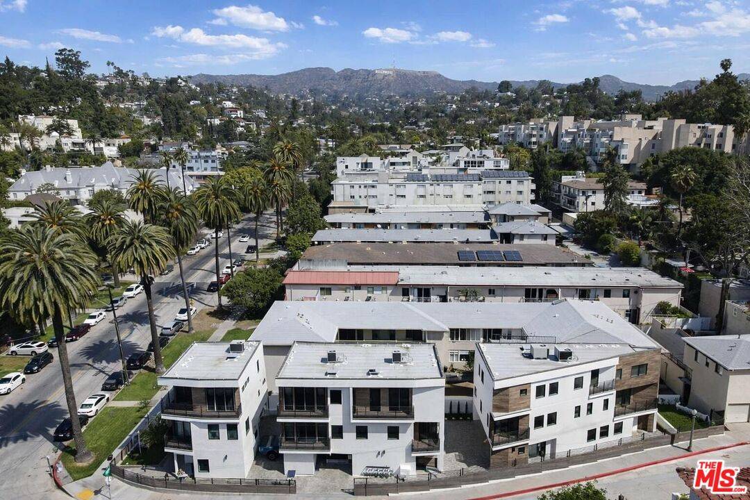 2117   Beachwood Ter 15BR Hollywood Hills East La