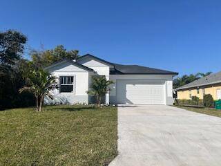 This incredible opportunity cannot be missed to make your dreams come true with this beautiful design and spaciousness, brand new home in a dream community, located in Port Charlotte with ...