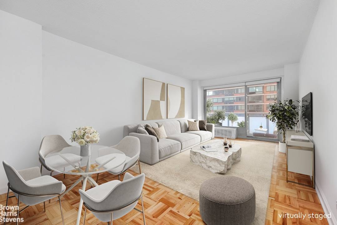 BRAND NEW TO MARKET ! ! Perched on the 22nd floor, this wonderful one bedroom, one bath south facing residence is flooded with natural sunlight through picture windows and glass ...