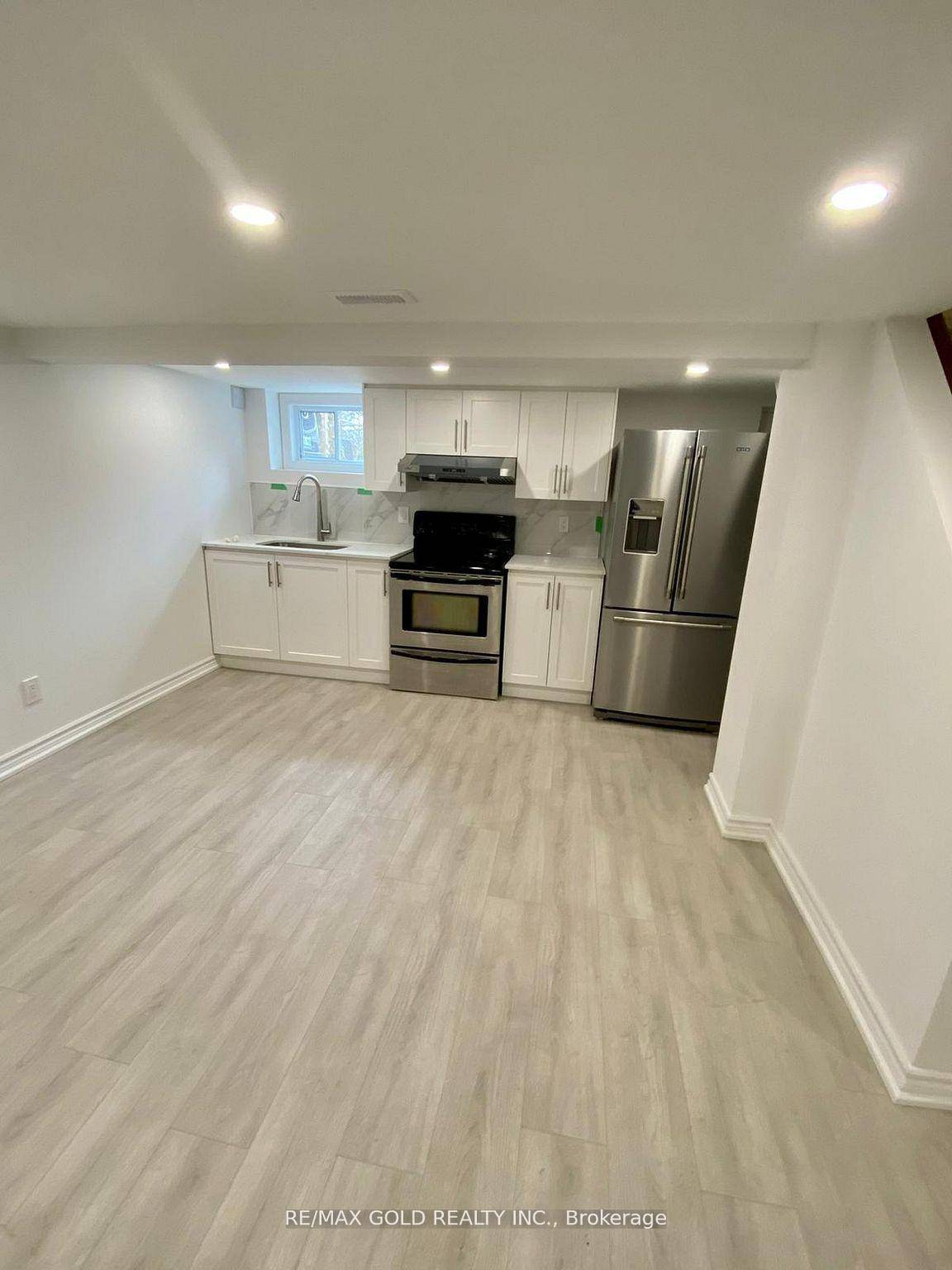 Fully Renovated Basement Apartment With 2 Massively Sized Bedrooms In The Sought After Lakeview Community.