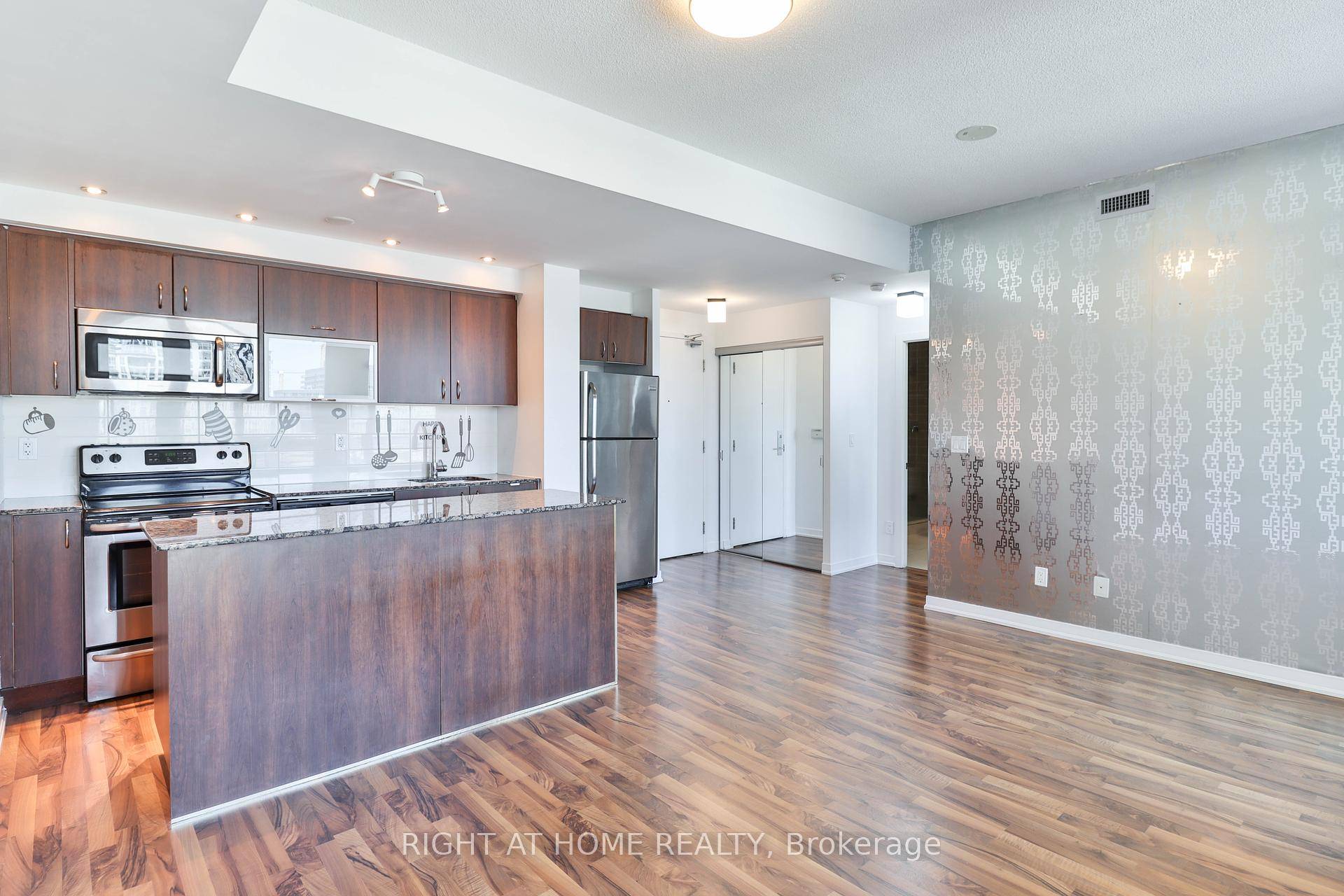 Location, Comfort amp ; Convenience !