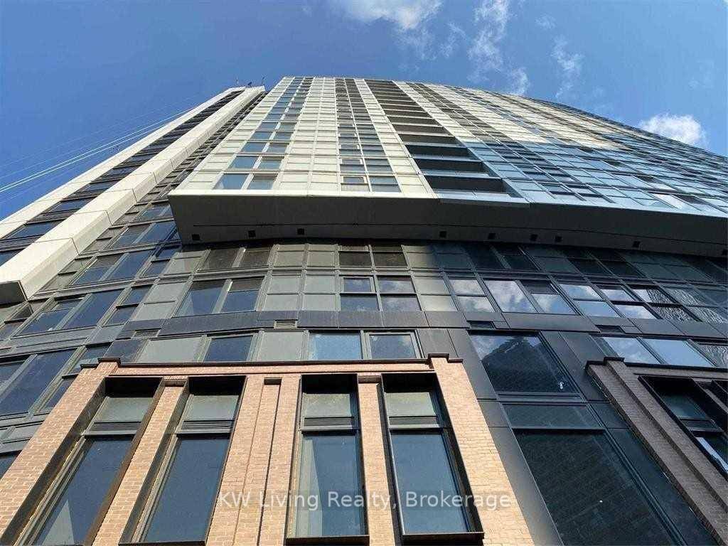 Spacious One Bedroom Unit At In.