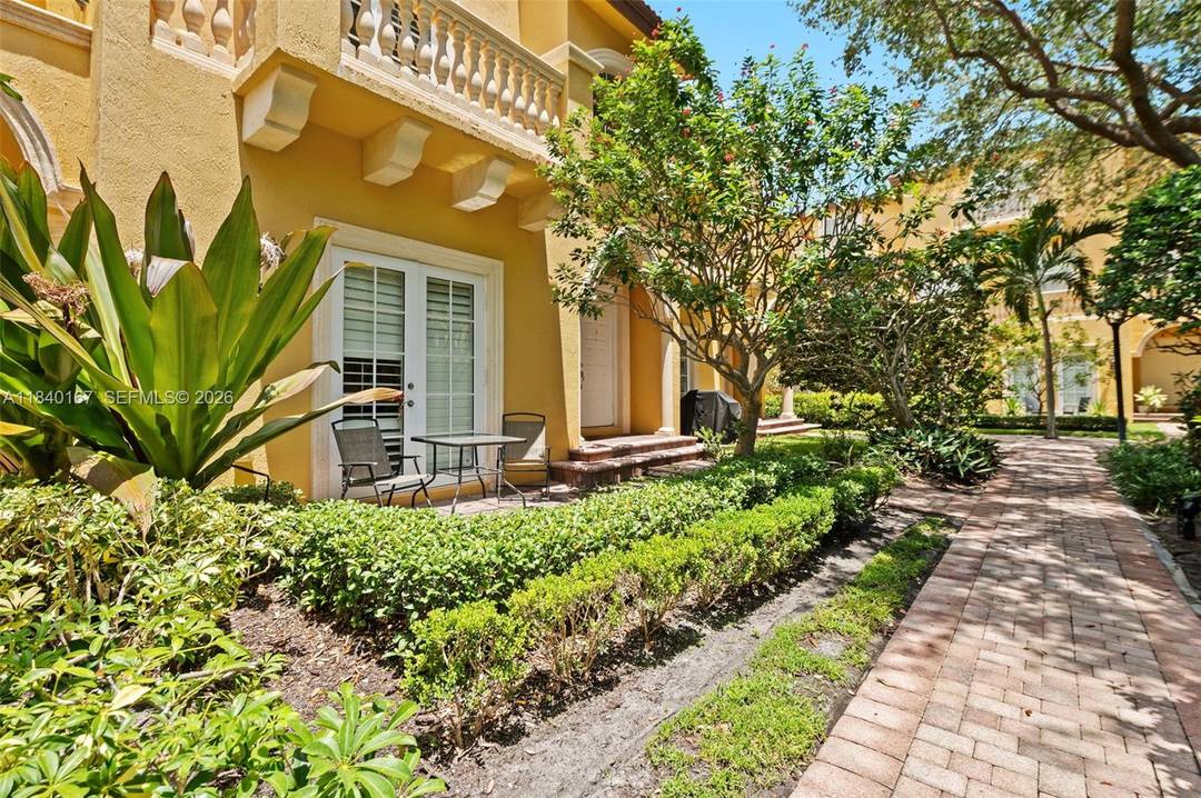 Seller motivated. Exceptional value in East Boca Raton.