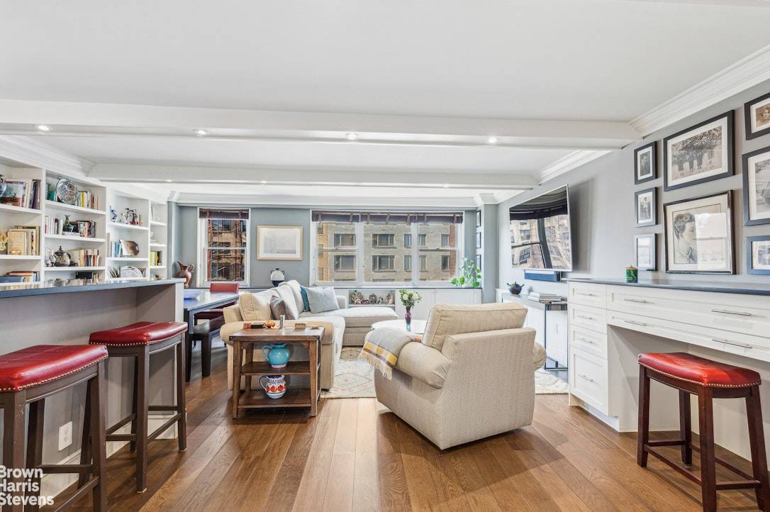 MOVE IN READY PERFECT LAYOUT !